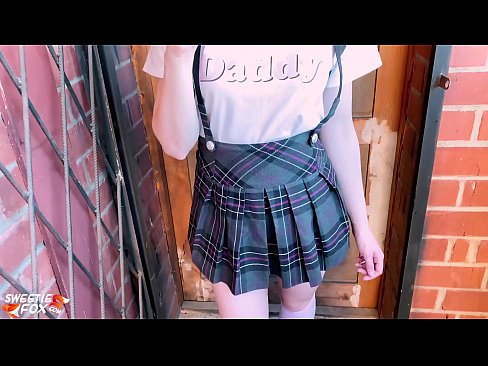 ❤️ 女学生深深地吸吮她的鸡巴,代替上课做爱 ️ Hard porn